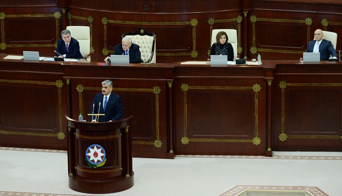 Dövlət büdcəsinə dəyişikliklər təsdiq edildi